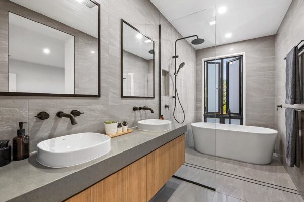 Maximizing Space in Small Dubai Bathrooms: Renovation and Wrapping Solutions